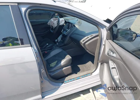 2016 Ford Focus Rs из США, поврежденный, VIN WF0DP3TH2G4117451